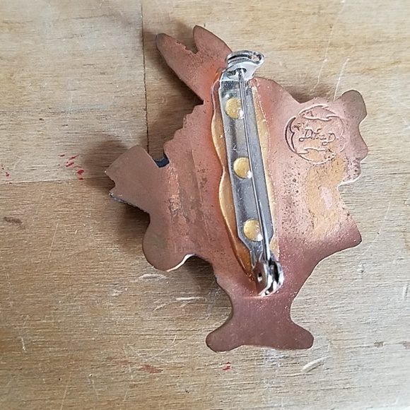 Alice in Wonderland white rabbit pin brooch - Picture 2 of 4